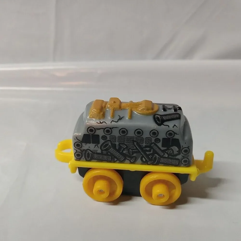 THOMAS & FRIENDS Minis Train Engine Diesel 10 Construction Engine Nuts & Bolts